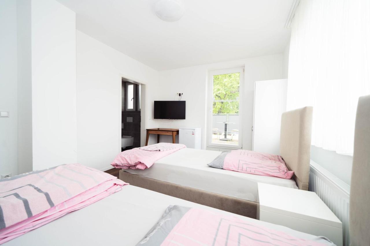 Pension Diloyal Nuertingen Extérieur photo